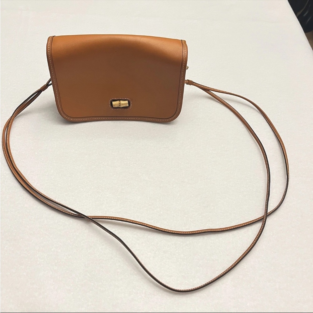 J McLaughlin Elegant Tan Leather Crossbody Bag - Picture 5 of 7